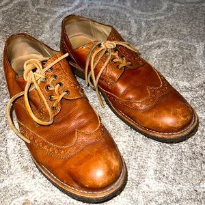 Frye Men’s Wingtip with Crepe Sole